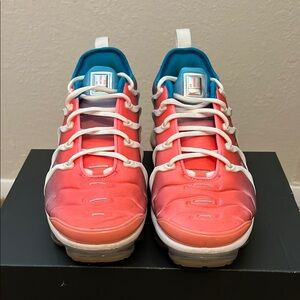 🔥Wmns Nike Air Vapormax Plus Vibrant Pink and Blue Sneakers- 8
